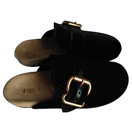 Prada Holzschuhe Schwarz