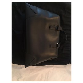 Dior-Duffle Black leather-Preto