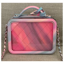 Chanel-Kleine rosa PVC-Kosmetikkoffer mit Regenbogen-Lackleder-Pink