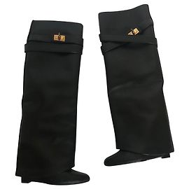 Givenchy Botas de tiburón Negro