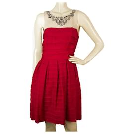 Bcbg Max Azria-BCBG MaxAzria Red Rüschen Perlen Ausschnitt Mini Länge Kleid Größe S-Rot