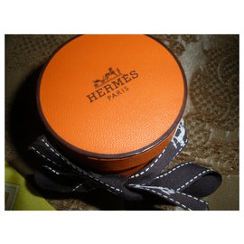 Hermès-Bufandas de seda-Amarillo