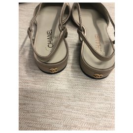 Chanel-sandalo-D'oro