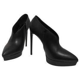 Yves Saint Laurent-Leather ankle boots-Black