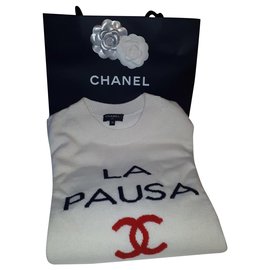 Chanel-o pausa-Fora de branco