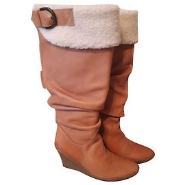 Catarina Martins Botas Dorado
