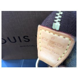 Louis Vuitton-Cartera de lona con monograma Louis Vuitton-Castaño