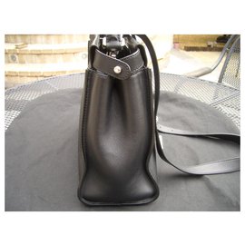 Fendi-peekaboo regular-Black