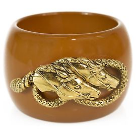 Bracciale bangle Roberto Cavalli in resina marrone caramello con charms cavalli harware dorati Marrone