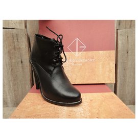 Opening Ceremony-low heeled boots Opening Ceremony p 36 new condition-Black