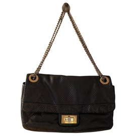 Chanel-Bolso CHANEL perforado 2,55-Negro