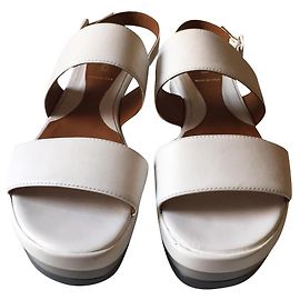 Fendi leather sandals White