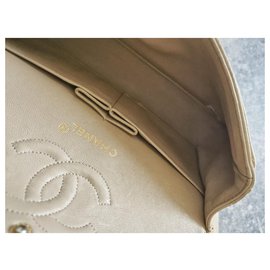 Chanel-Chanel senza tempo 2.55 beige-Beige