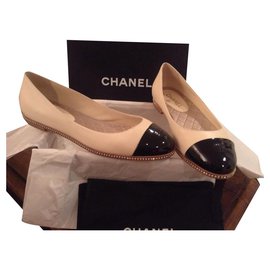 Chanel-Zapatillas de ballet-Crudo