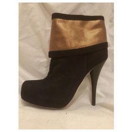 Fendi-Black and gold ankle boots-Black,Golden