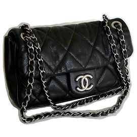 Chanel Caviar de saco médio com aba clássico com caixa, Saco de pó Preto