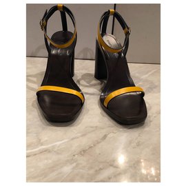 Saint Laurent-Loulou-Yellow