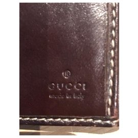Gucci-Porter feuille-Marron