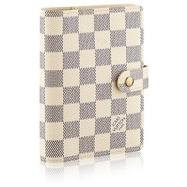 Louis Vuitton agenda new Beige