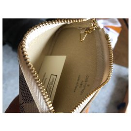 Louis Vuitton-Pochette Louis Vuitton neuve-Beige