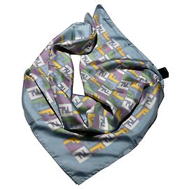 Lenço de seda pura Fendi Multicor