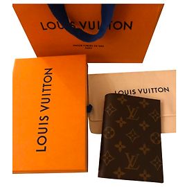 Louis Vuitton passport holder new Brown