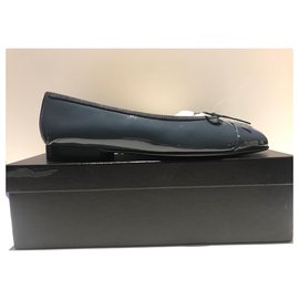 Chanel-CHANEL BALLERINAS IN DARK BLUE VARNISH calf leather 37 , sold with box and dustbag , Perfect condition , Never used-Dark blue
