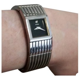 Guess-Guess Uhr mit echtem Diamanten auf schwarzem Zifferblatt-Silber