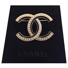 Chanel Broche Preto e Pérola Dourado