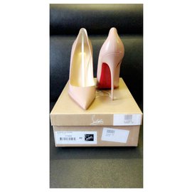 Christian Louboutin-Tacones-Rosa