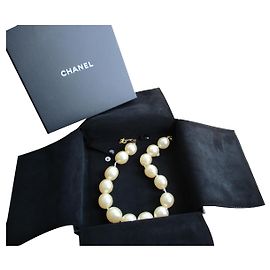 Chanel Collana di perle Eggshell Bianco sporco
