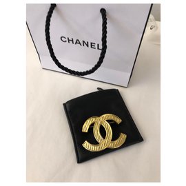 Chanel-Pin DC-Dorado