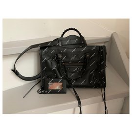 Balenciaga-Classic city-Black