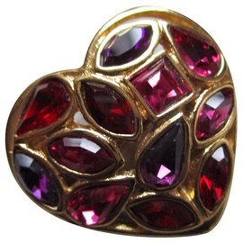 Yves Saint Laurent-Broche de corazón dorado, piedras rosadas.-Dorado