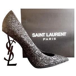 Saltos Yves Saint Laurent Opyum Crystal Preto Couro 39 Preto