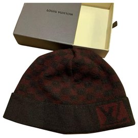 Chapeaux.Bonnet gris LOUIS VUITTON pour Homme - Vestiaire Collective