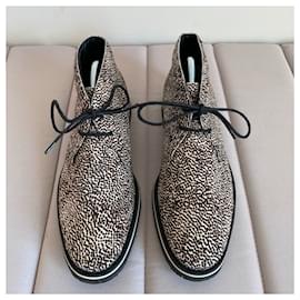 Tod's-Boots-Black,White