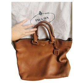 Prada Totes Caramello