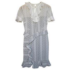 Three Floors Fashion Spitzenkleid mit Rüschen Creme Roh
