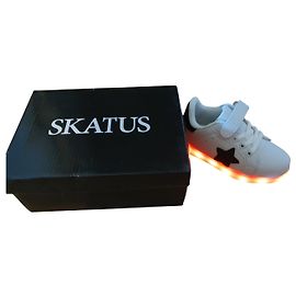 Autre Marque Baskets Skatus en cuir blanc enfant taille 24 Blanc