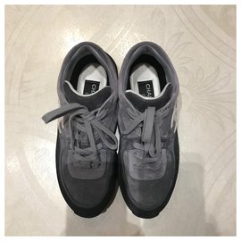 Chanel-sneakers-Gris