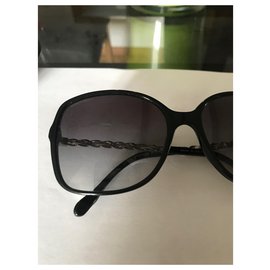 Chanel-Des lunettes de soleil-Noir