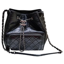Chanel Eimer Schwarz