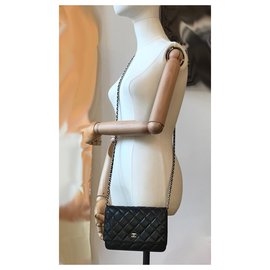 Chanel-Cartera WOC en cadena con bolsa para polvo y caja-Negro