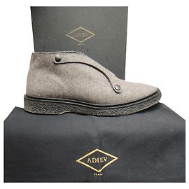 bottines Adieu, type 60, pointure 43, état neuf Gris