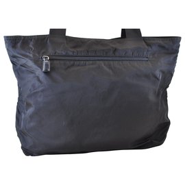 Prada-La bolsa de asas de nylon Prada-Negro