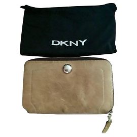 Carteira DKNY de couro bege Bege