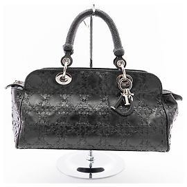 Christian Dior Dior Handtasche im schwarz gewebten Lammfellstock-Stil Schwarz