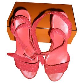 Sandales compensées Hermès Sofia en cuir suédé rouge Rouge