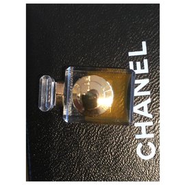 Chanel-Alfileres y broches-Amarillo